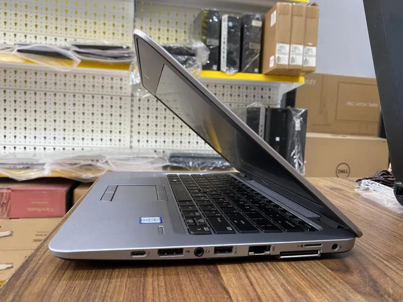 HP EliteBook 840 G3 được trang bị các cổng kết nối đa dạng